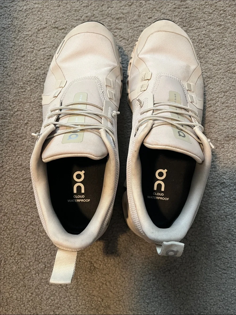 On Cloud Waterproof women’s sneakers size 7